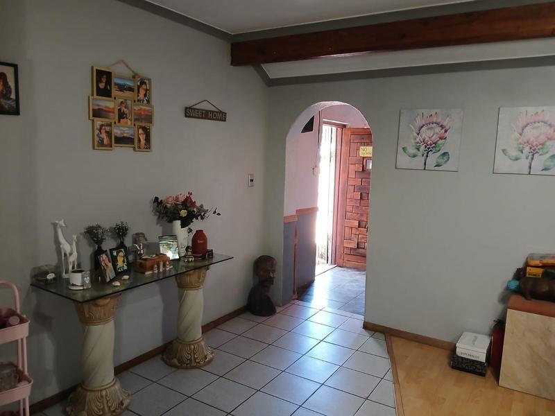 4 Bedroom Property for Sale in Mabille Park Western Cape